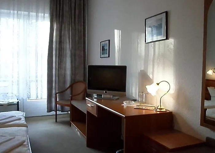 ホテル Schuetzenhaus 3*
