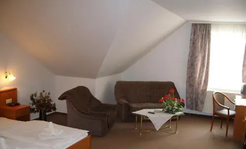 ホテル Schuetzenhaus バート・デューベン